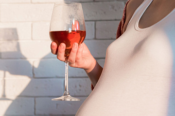 6 преимуществ безалкогольного вина во время беременности